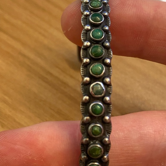 Beautiful vintage Navajo turquoise needlepoint 925 sterling silver bracelet - Picture 8 of 10